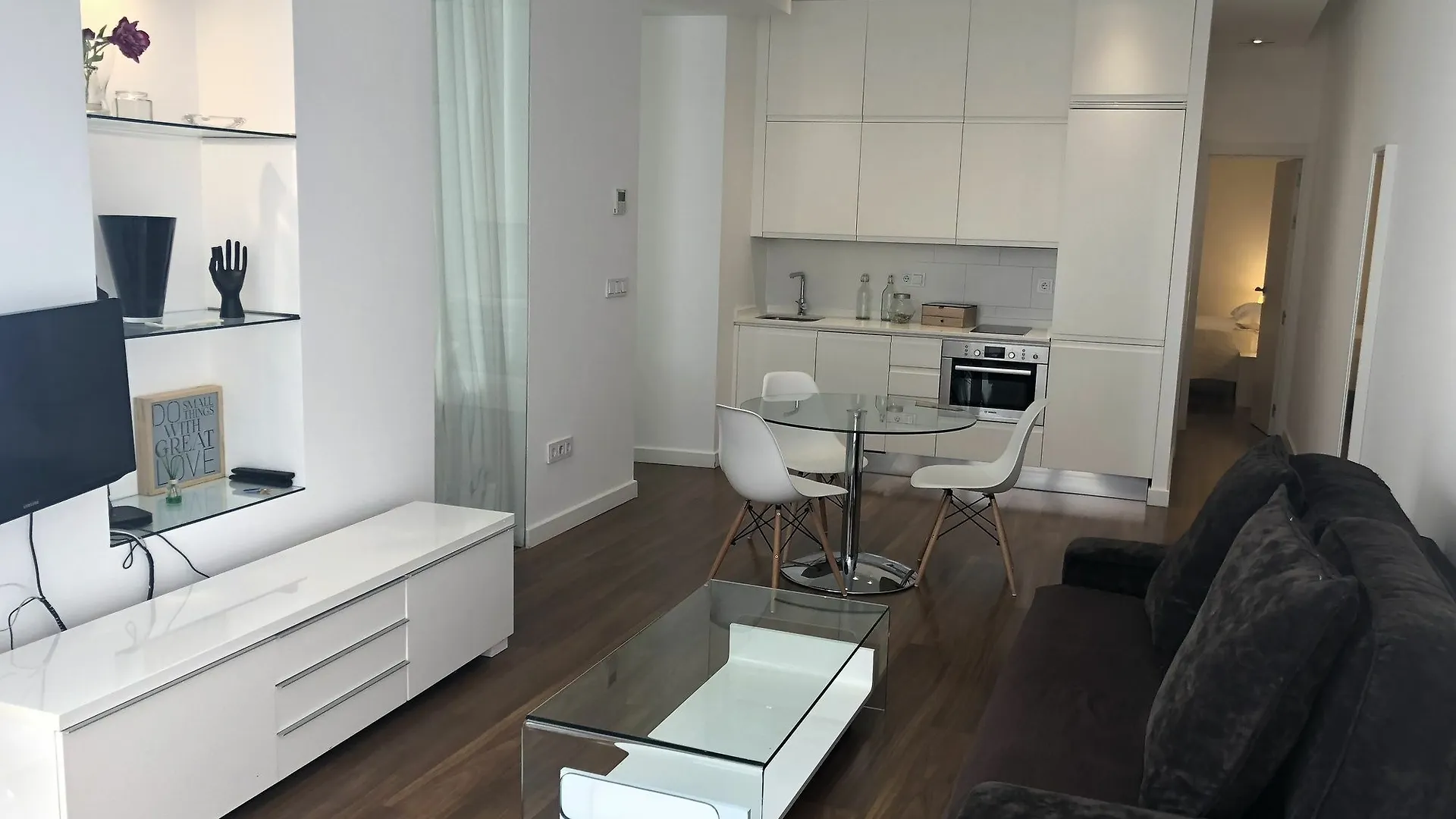 Las Rejas Apartment